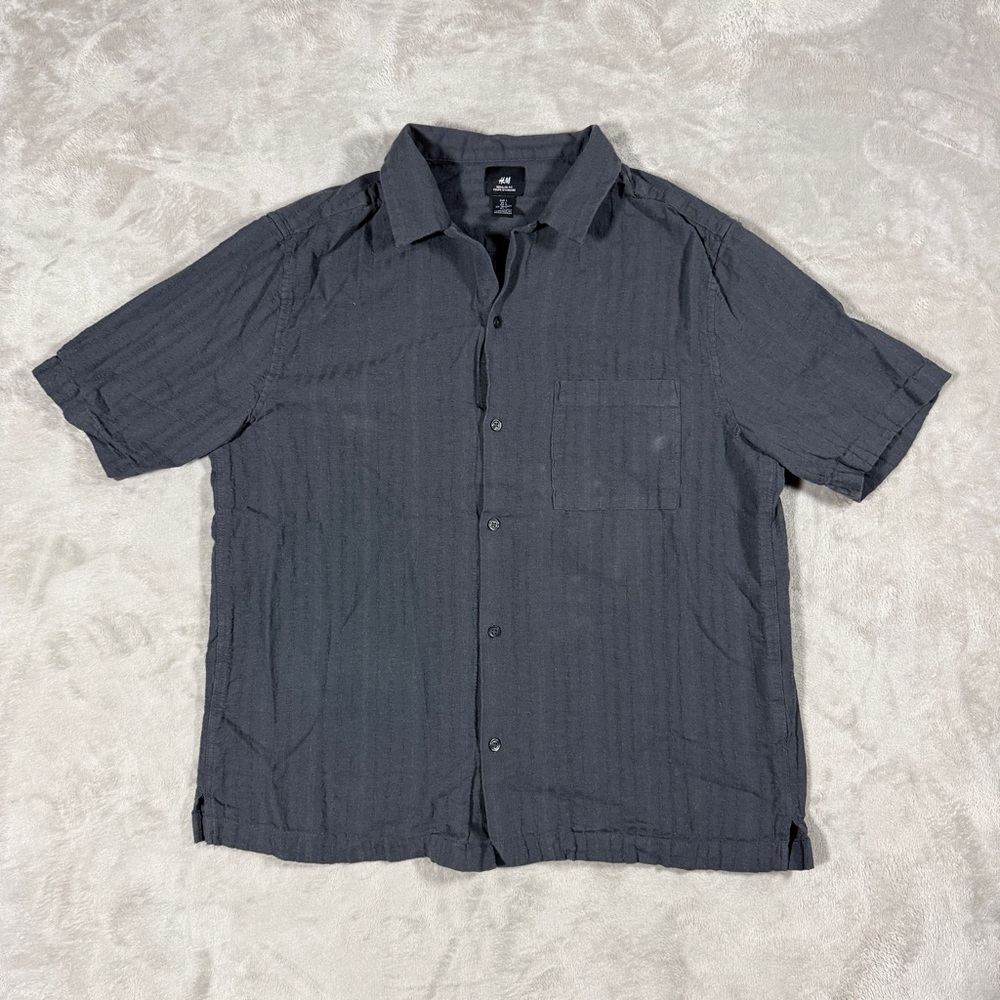 H&M Regular Fit Grey Button Up Short Sleeve Shirt Men's Large